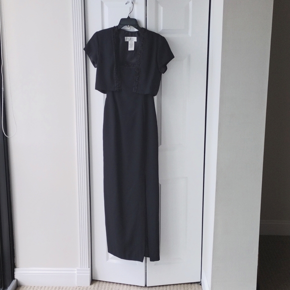 J.R. Nites Dresses & Skirts - JR Nites By Caliendo Elegant Black Dress with Bolero Jacket Size 6